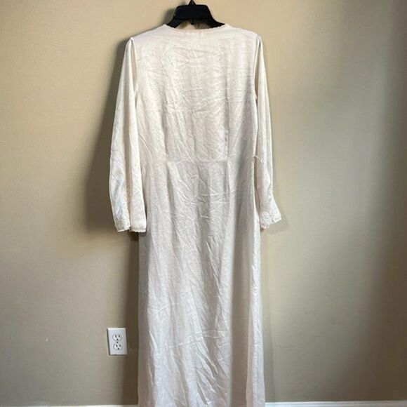 Victoria's Secret medium/large vintage robe - Picture 6 of 6
